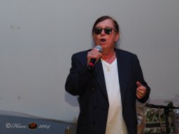 Künstler helfen Kinder - Mit Musik zur Menschlichkeit